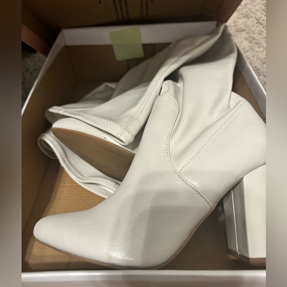 WILD PAIR Women's Off White Bravy Over-The-Knee Stretch Block-Heel‎ Boots SZ 6